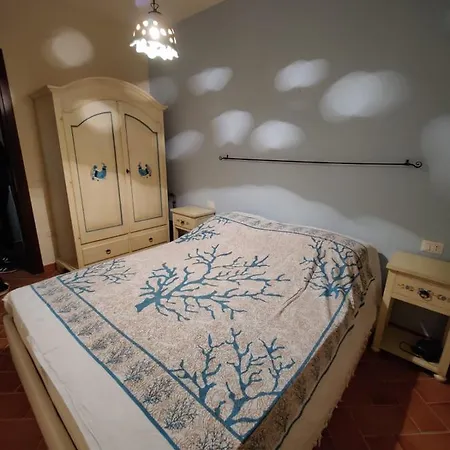 Grazioso Bilocale Al Primo Piano 3 Posti Letto Con Terrazzino. Piscina Condominiale