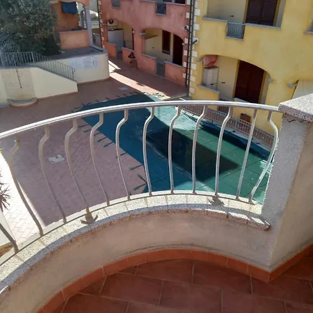Appartement Grazioso Bilocale Al Primo Piano 3 Posti Letto Con Terrazzino. Piscina Condominiale *