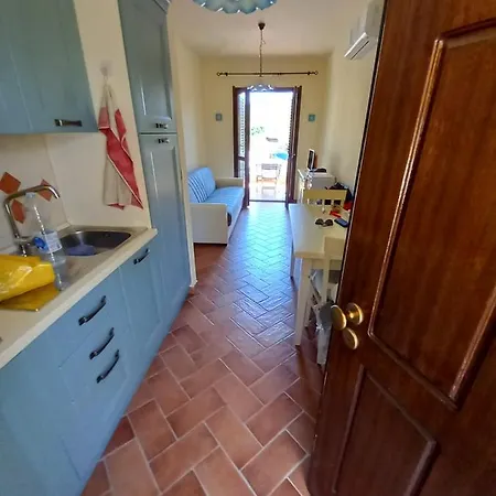 Appartement Grazioso Bilocale Al Primo Piano 3 Posti Letto Con Terrazzino. Piscina Condominiale *